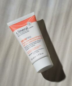 clineral skinpro protective moisturizing cream spf50 lifestyle